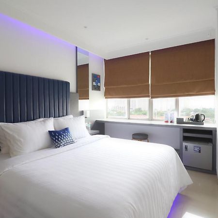Отель Moritz Biz Gandaria Джакарта Экстерьер фото