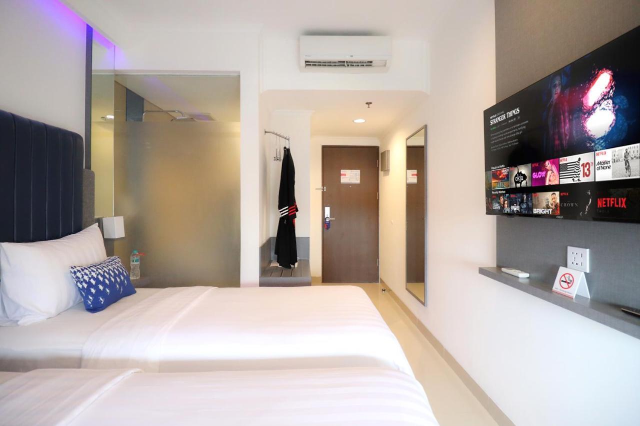 Отель Moritz Biz Gandaria Джакарта Экстерьер фото