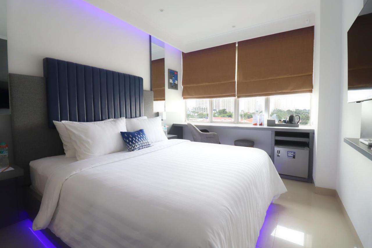Отель Moritz Biz Gandaria Джакарта Экстерьер фото