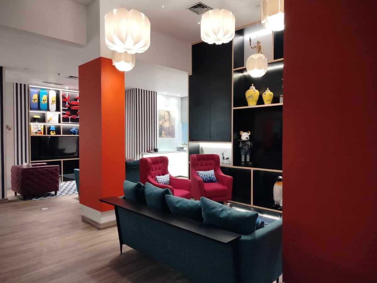Отель Moritz Biz Gandaria Джакарта Экстерьер фото