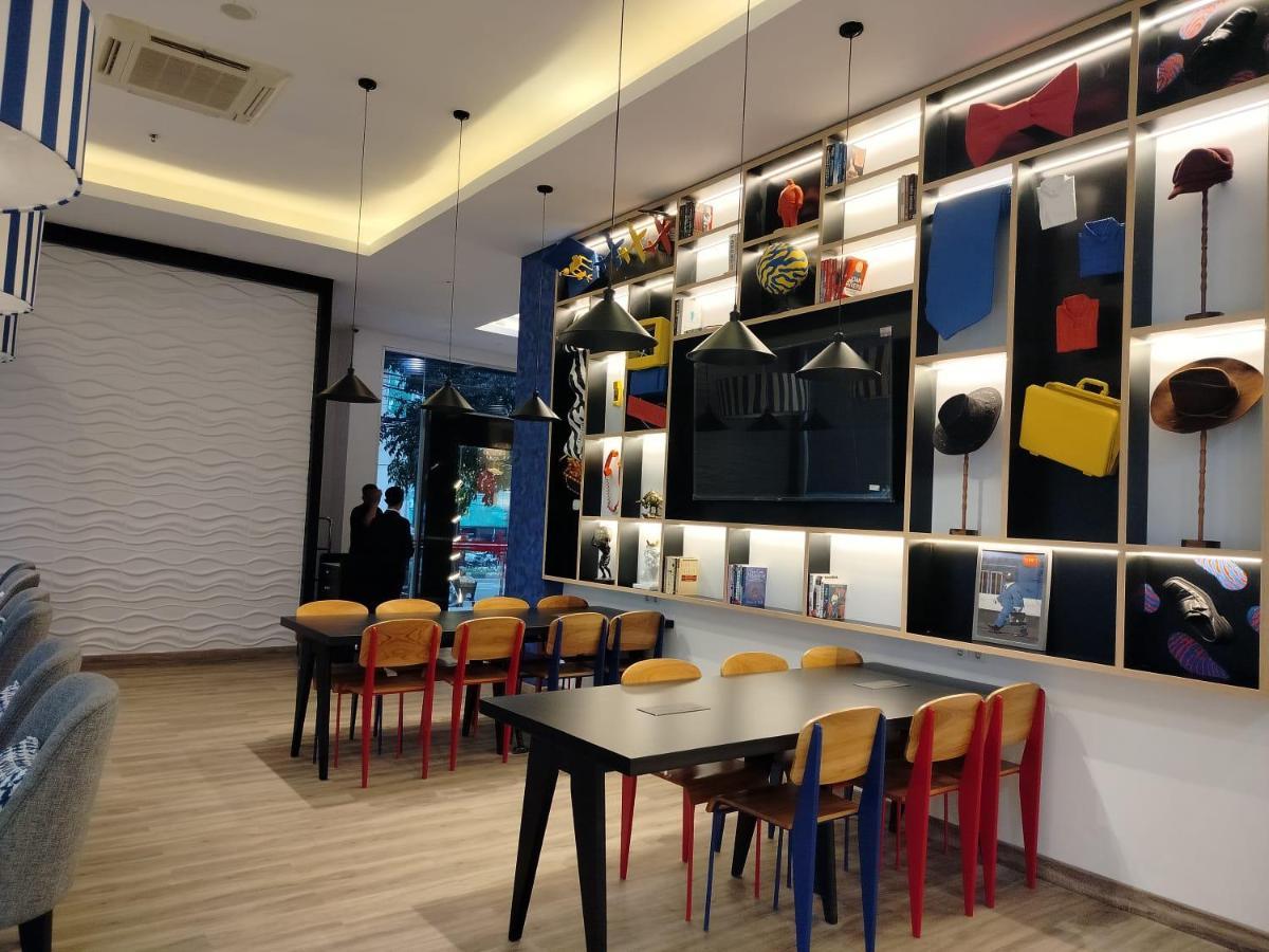 Отель Moritz Biz Gandaria Джакарта Экстерьер фото
