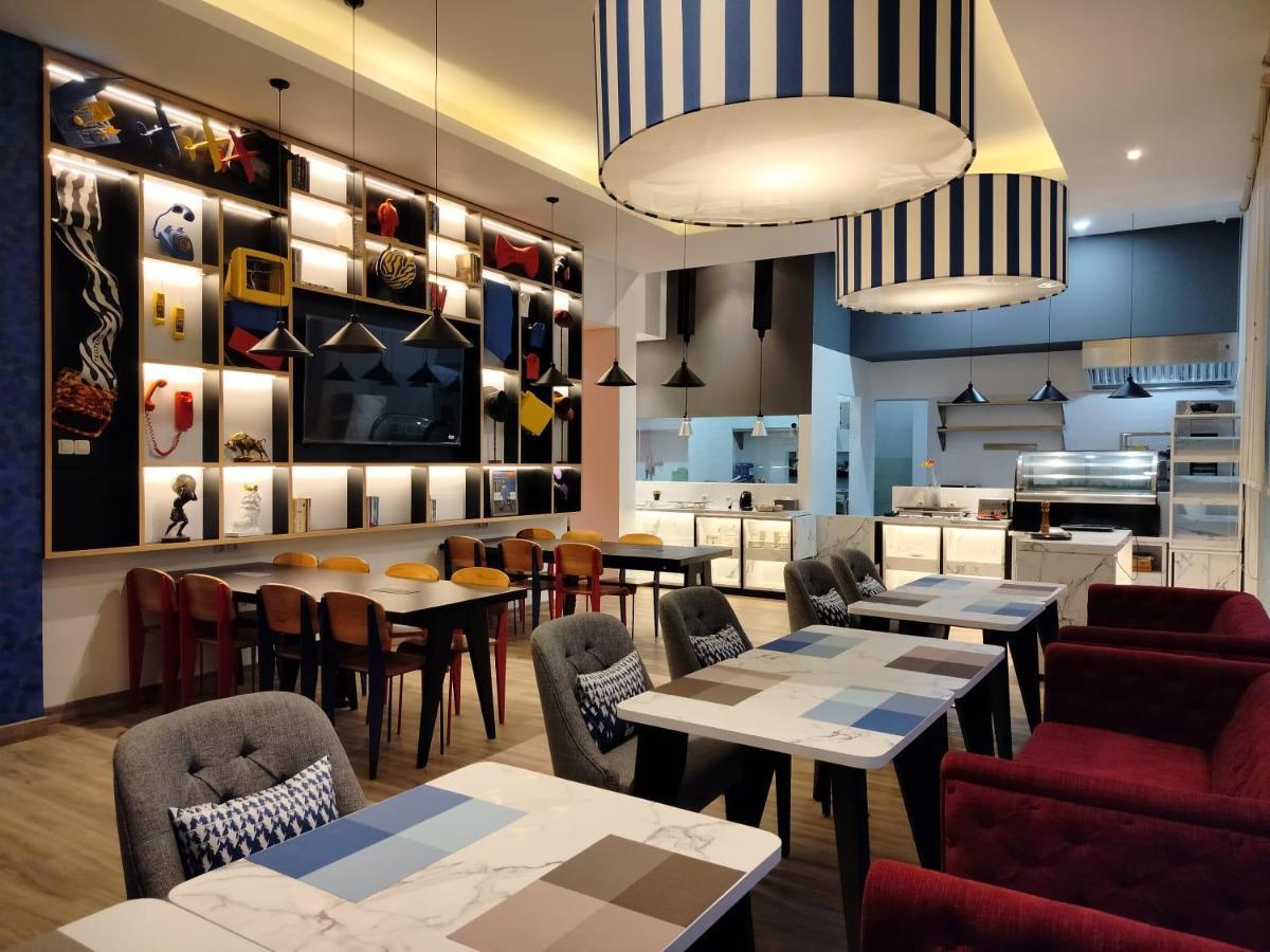 Отель Moritz Biz Gandaria Джакарта Экстерьер фото
