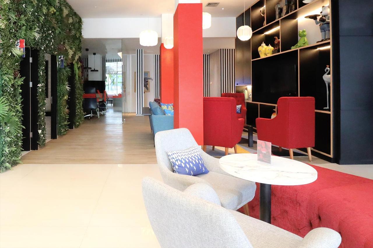 Отель Moritz Biz Gandaria Джакарта Экстерьер фото