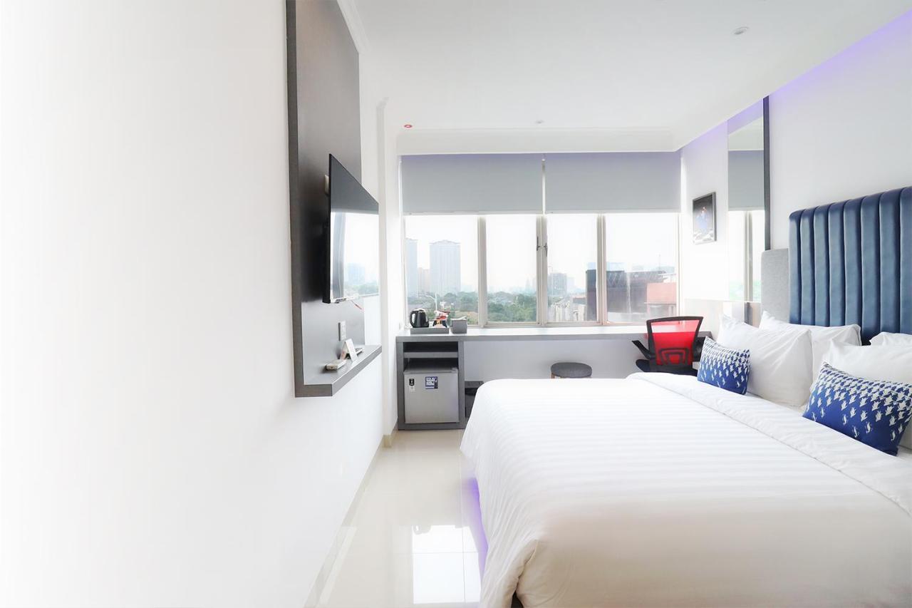 Отель Moritz Biz Gandaria Джакарта Экстерьер фото