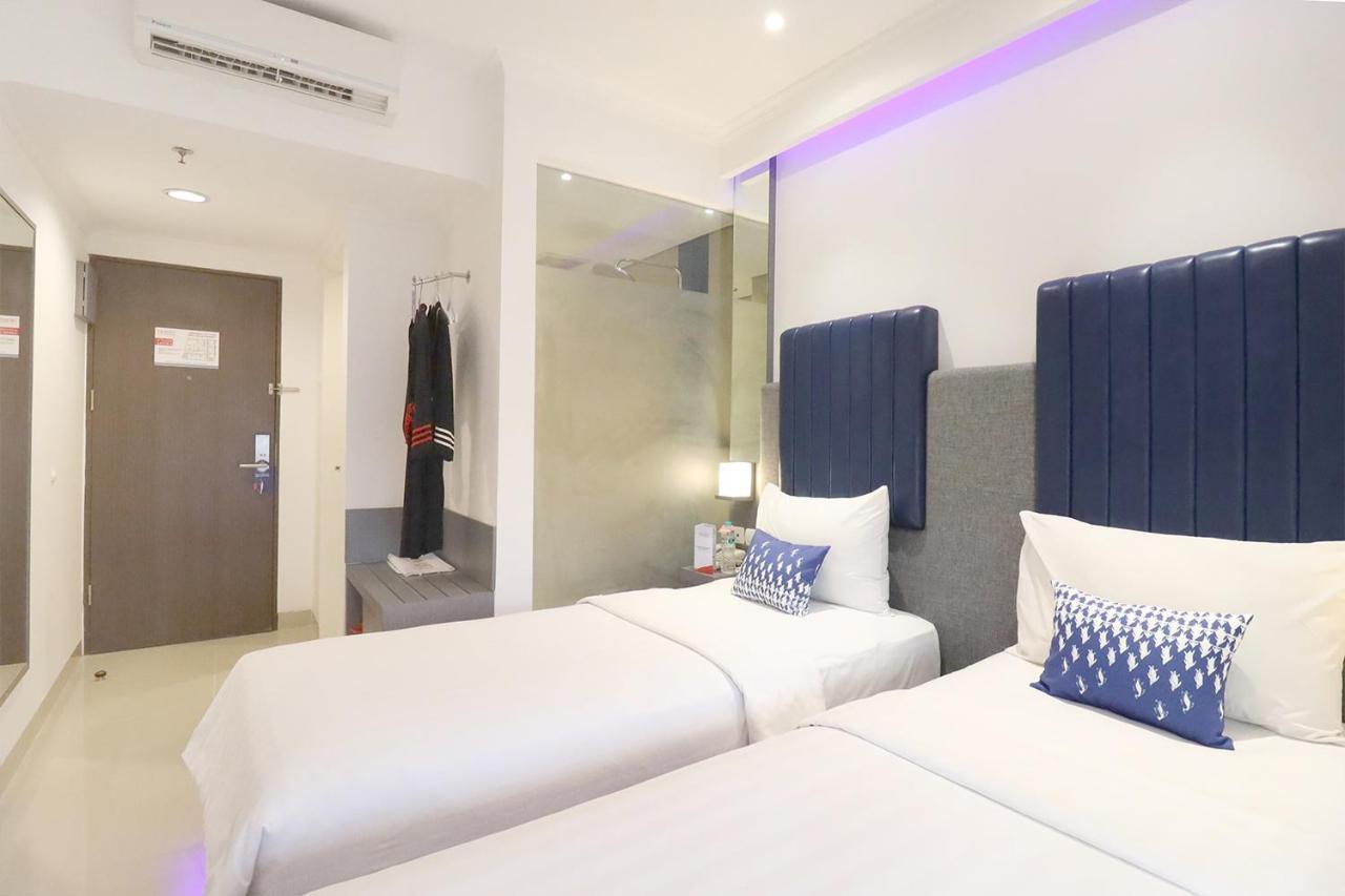 Отель Moritz Biz Gandaria Джакарта Экстерьер фото